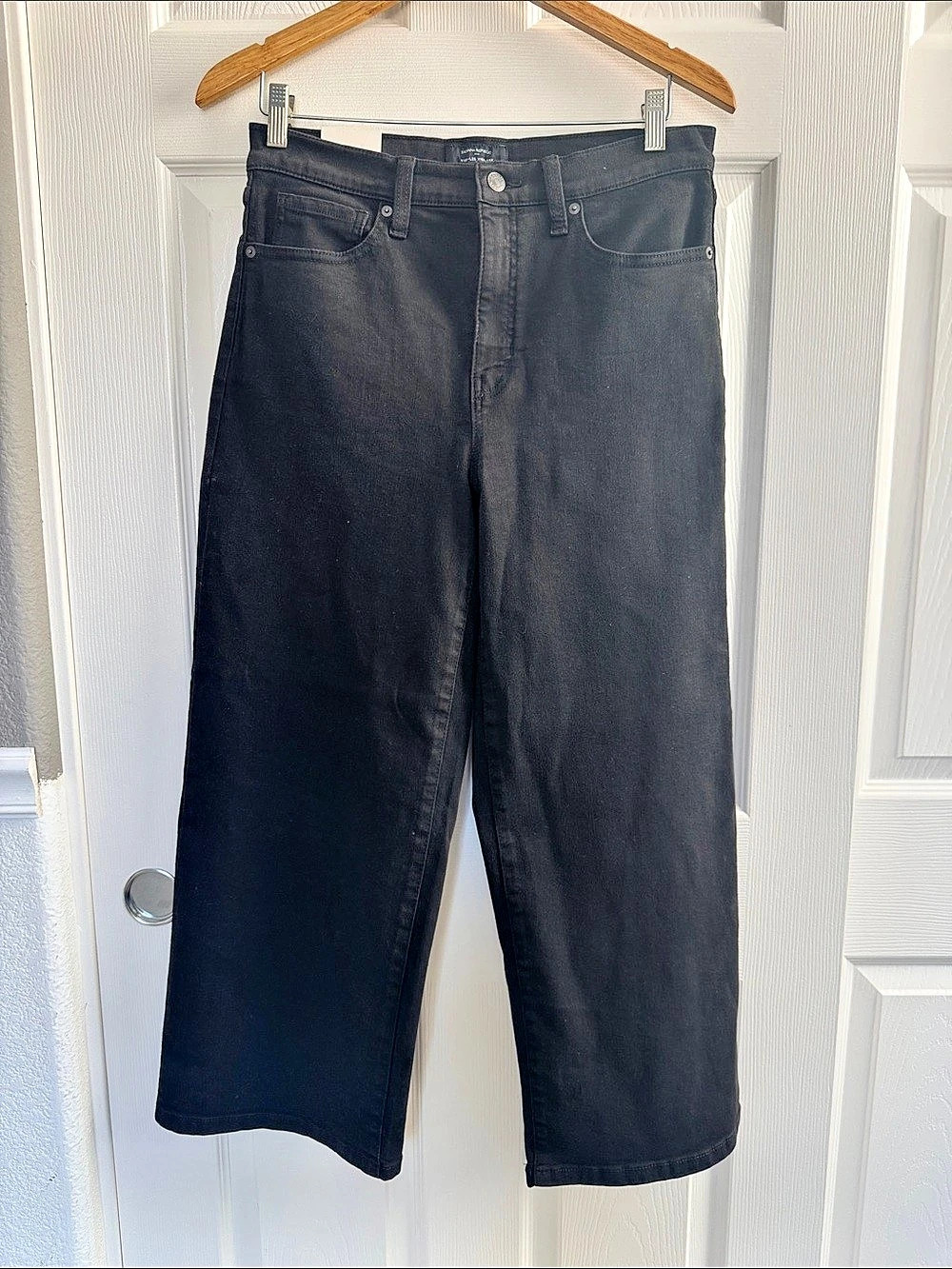 NWT Banana Republic Wide Leg Jean Black Jeans Waist 30 - Size 10P